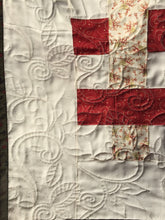 Load image into Gallery viewer, Woven Cotton Quilt: Classic Heirloom Design