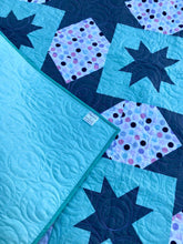 Load image into Gallery viewer, Mint and grey star quilt