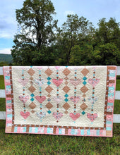 Load image into Gallery viewer, Heart Chandelier Quilt