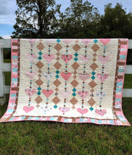 Load image into Gallery viewer, Heart Chandelier Quilt