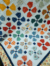 Load image into Gallery viewer, Playful flowers Quilt