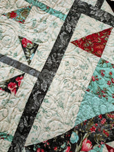 Load image into Gallery viewer, Tulip Garden quilt, Queen/King size