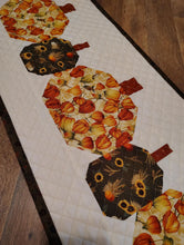 Load image into Gallery viewer, Fall Pumpkin Harvest Table runner