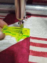 Load image into Gallery viewer, Needle guider. Longarm needle setting/positioning tool. 2 pieces in package.