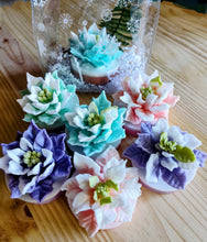 Load image into Gallery viewer, Soap gift box, Poinsettia flowers

