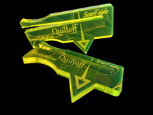 Load image into Gallery viewer, Needle guider. Longarm needle setting/positioning tool. 2 pieces in package.
