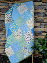 Load image into Gallery viewer, Blue and yellow Lemon Drop quilt
