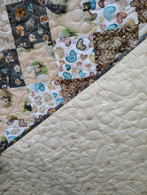 Load image into Gallery viewer, Bear Hugs baby quilt, mama and baby bears
