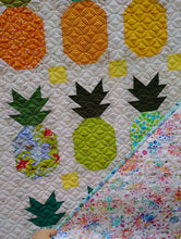 Load image into Gallery viewer, Summer Pineapple quilt
