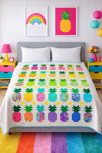 Load image into Gallery viewer, Summer Pineapple quilt
