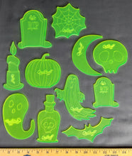 Load image into Gallery viewer, Tracing templates/shapes for Ghost Quilting.
