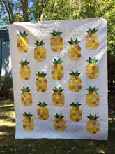 Load image into Gallery viewer, Make to order: Modern pineapple quilt
