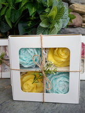 Load image into Gallery viewer, Soap gift box, flowers and strawberries.

